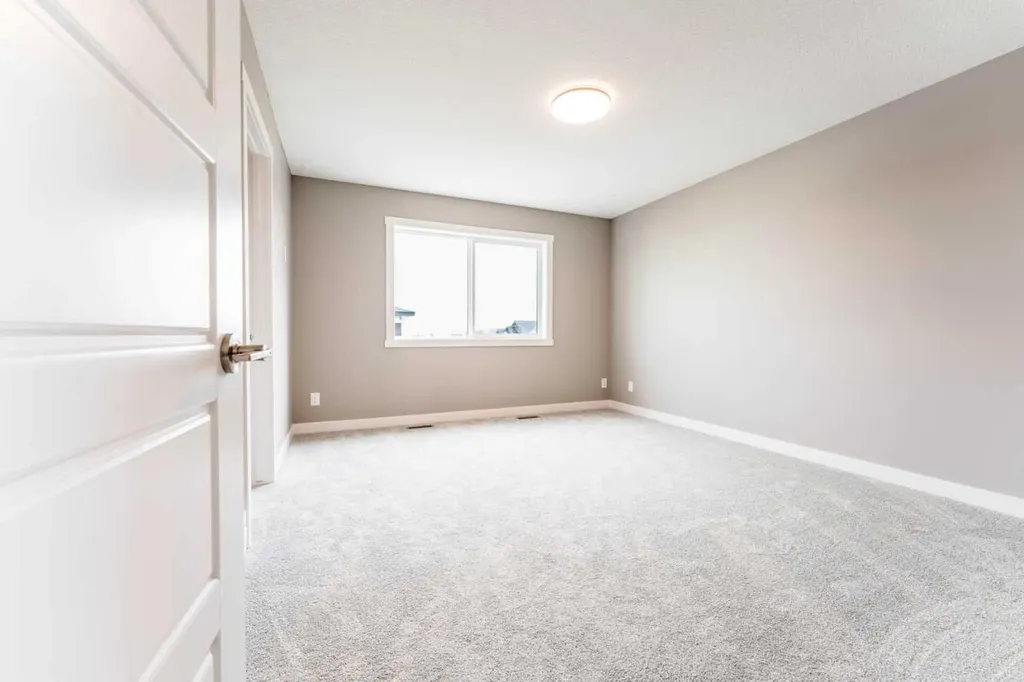 99 Waterford Mews Chestermere AB T1X3B7