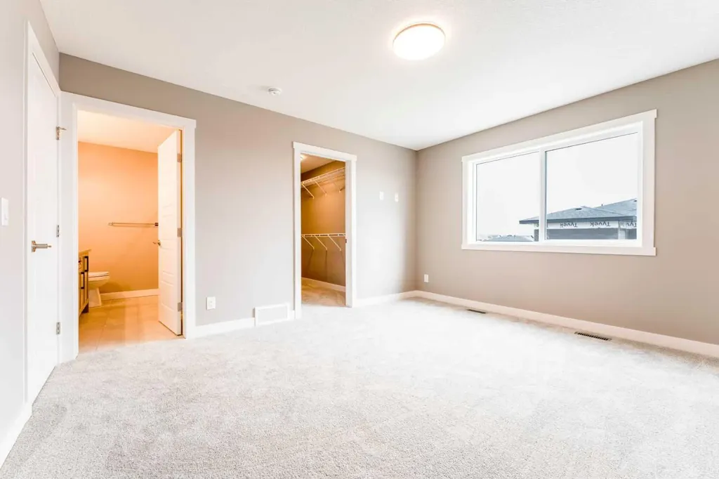99 Waterford Mews Chestermere AB T1X3B7