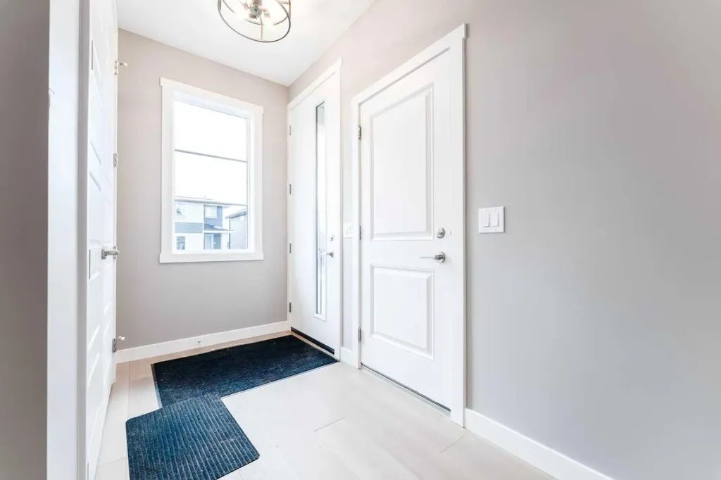 99 Waterford Mews Chestermere AB T1X3B7