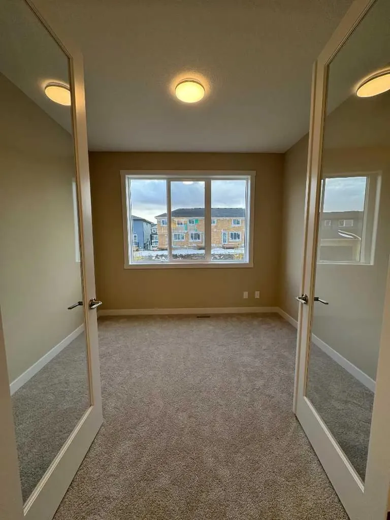 275 Waterford Heights Chestermere AB T1X 3B6