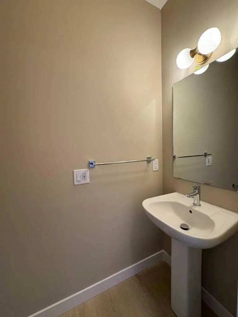 275 Waterford Heights Chestermere AB T1X 3B6