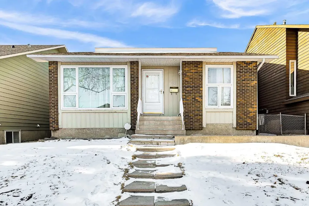 1111 Berkley Drive NW Calgary AB T3K1S6