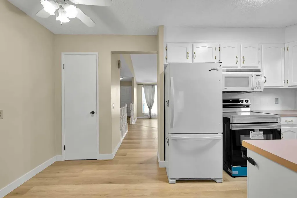 1111 Berkley Drive NW Calgary AB T3K1S6