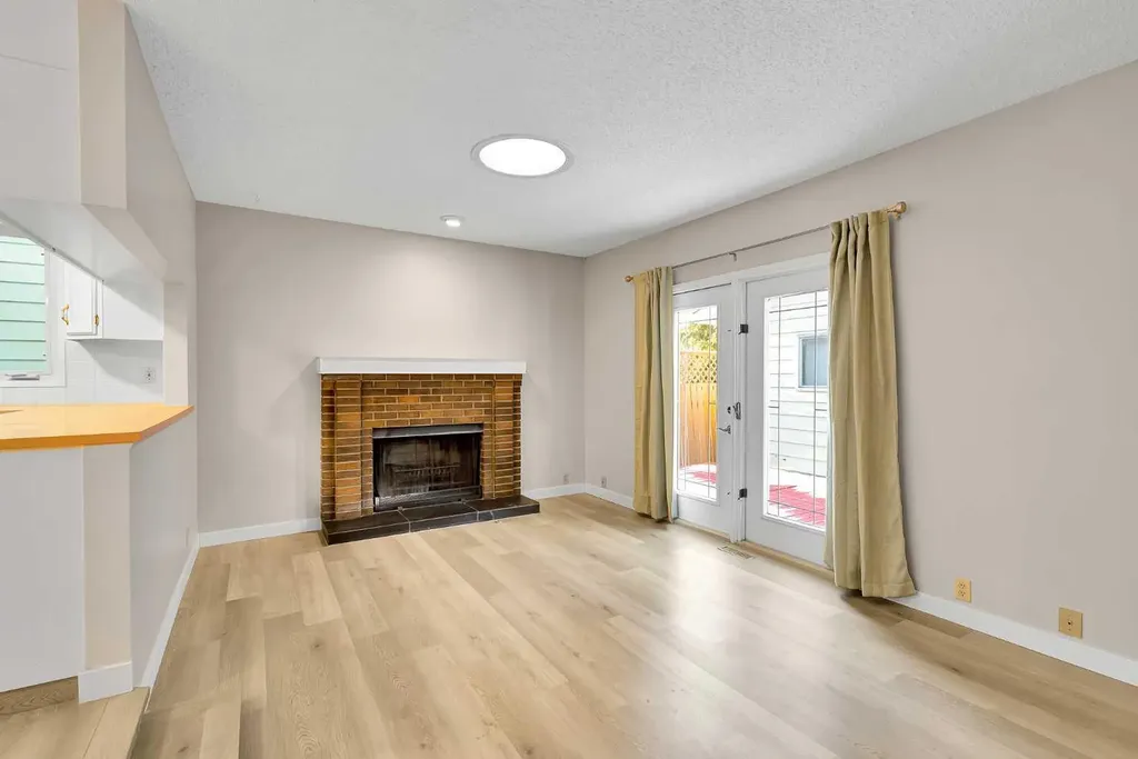 1111 Berkley Drive NW Calgary AB T3K1S6