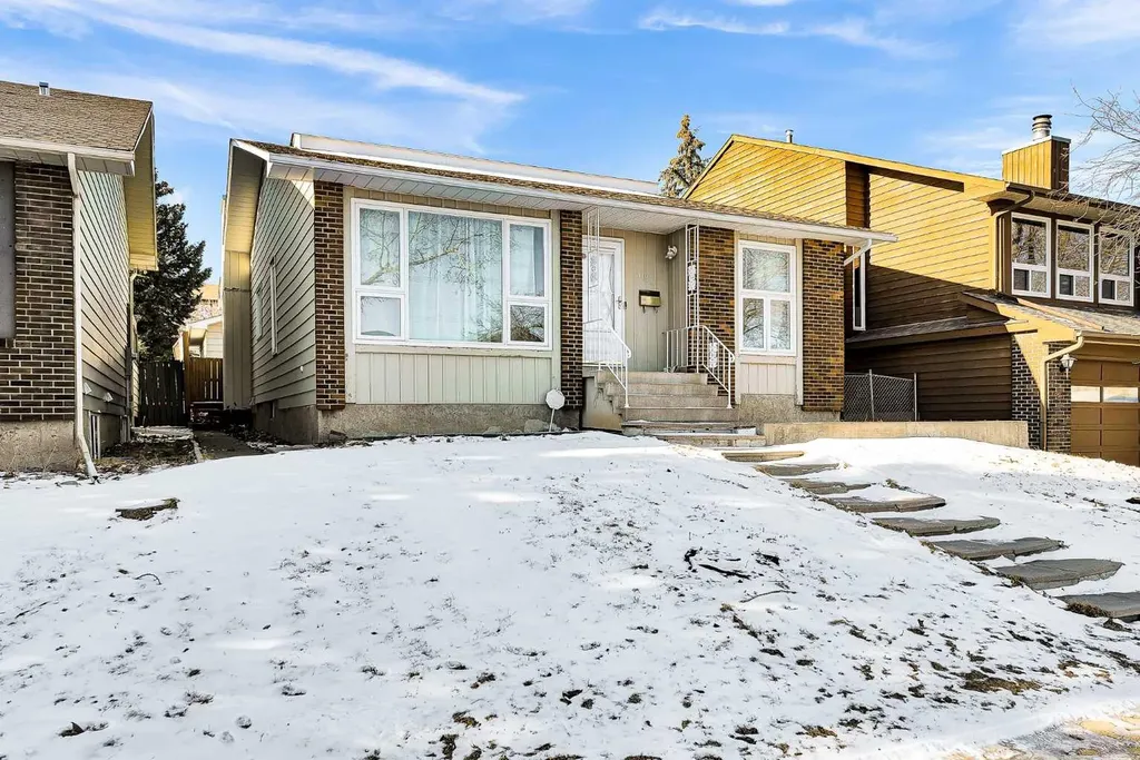 1111 Berkley Drive NW Calgary AB T3K1S6