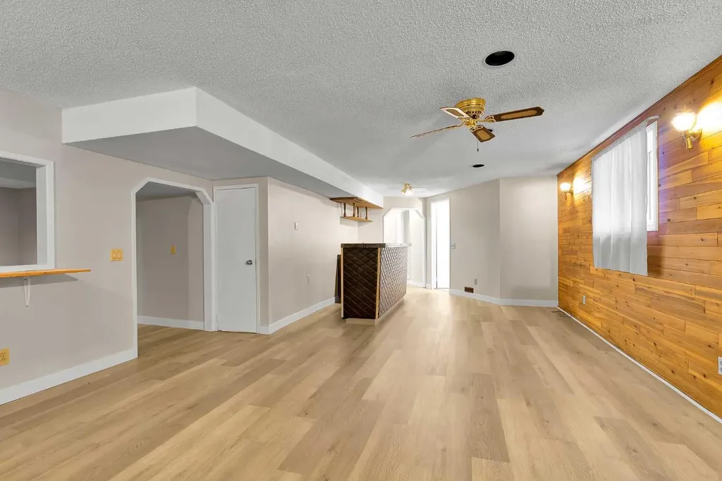 1111 Berkley Drive NW Calgary AB T3K1S6