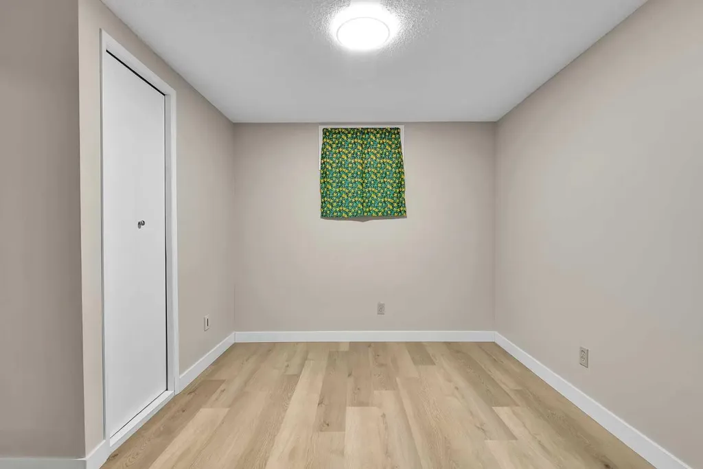 1111 Berkley Drive NW Calgary AB T3K1S6