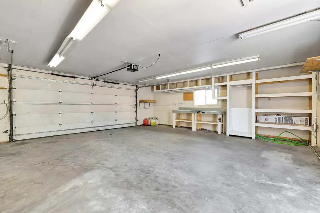 1111 Berkley Drive NW Calgary AB T3K1S6