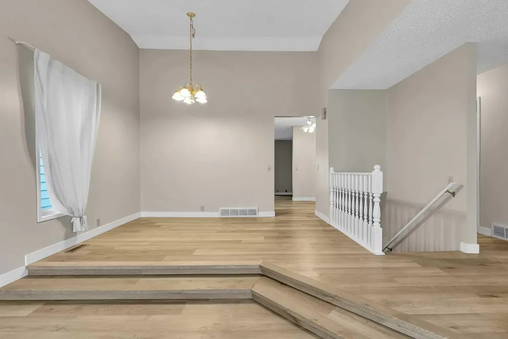 1111 Berkley Drive NW Calgary AB T3K1S6