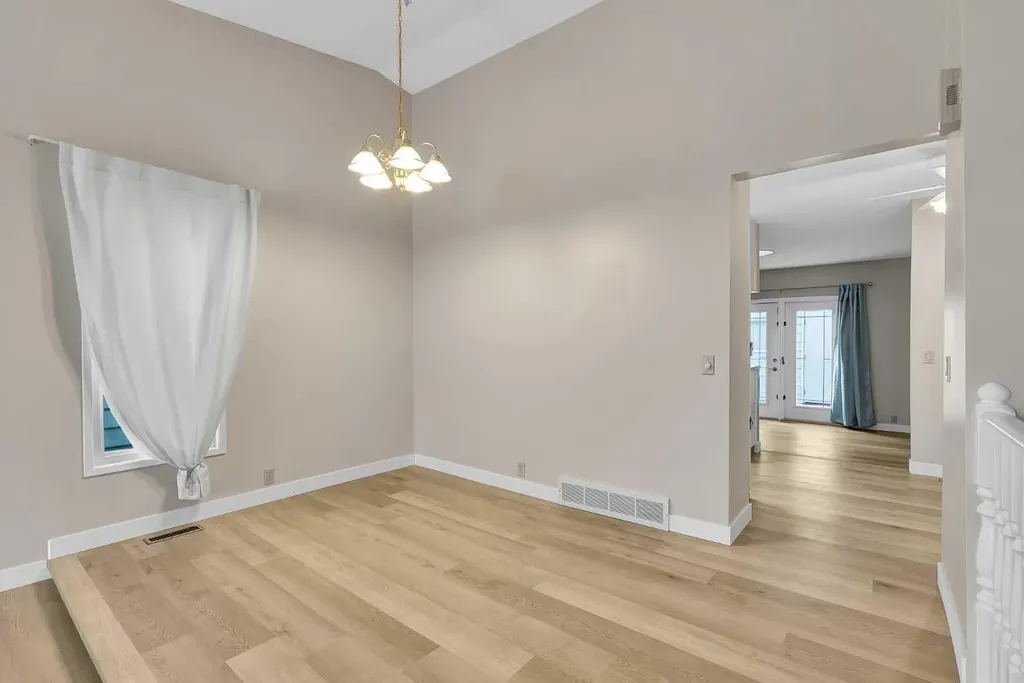 1111 Berkley Drive NW Calgary AB T3K1S6