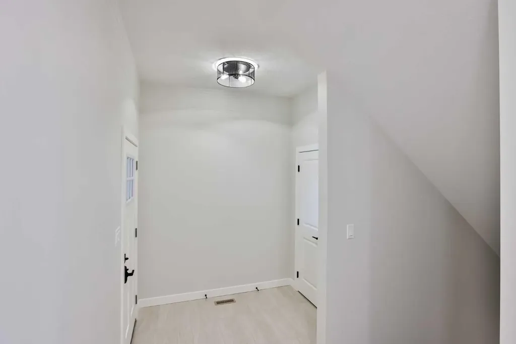 668 Devonia Road W Lethbridge AB T1J 5W3