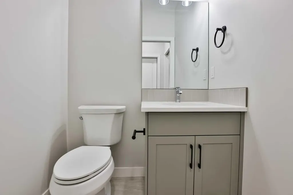 668 Devonia Road W Lethbridge AB T1J 5W3