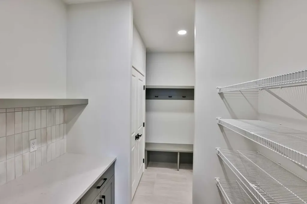 668 Devonia Road W Lethbridge AB T1J 5W3