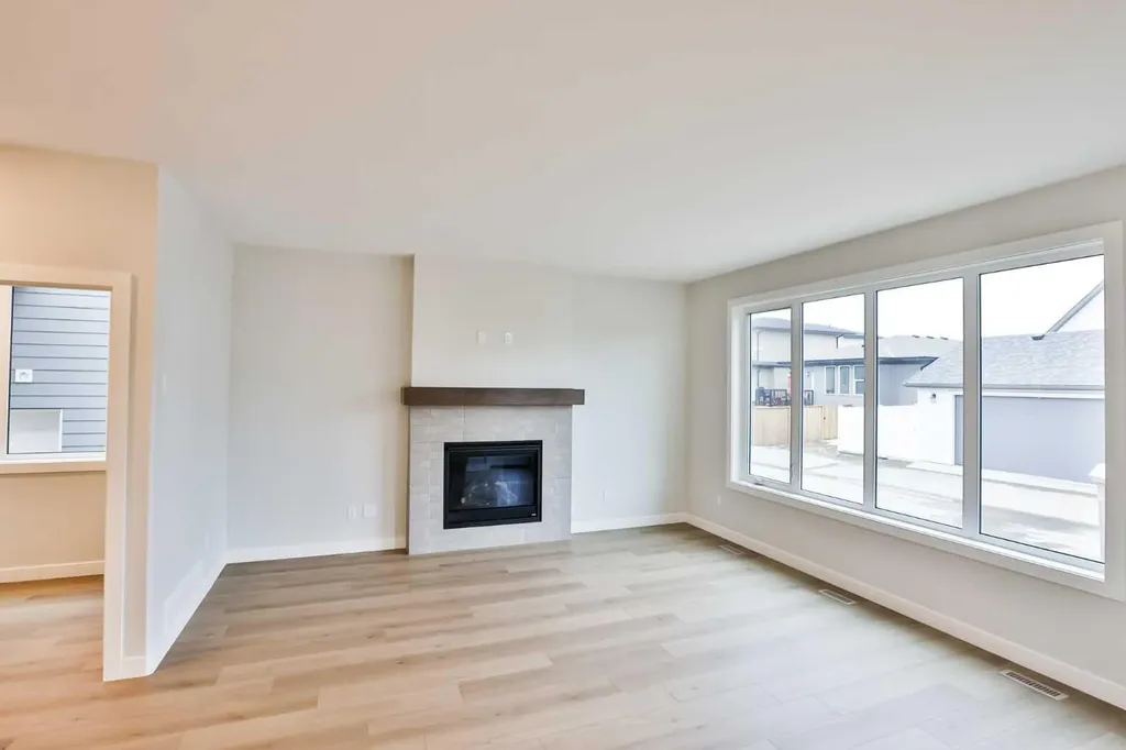 668 Devonia Road W Lethbridge AB T1J 5W3