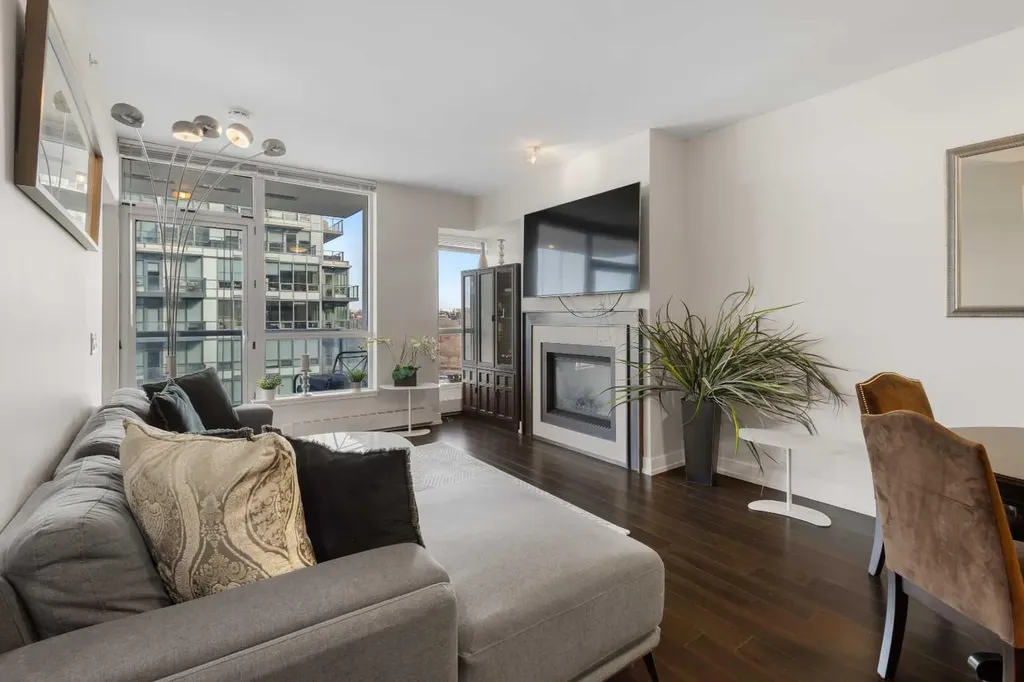222 Riverfront Avenue SW Calgary AB T2P0X2