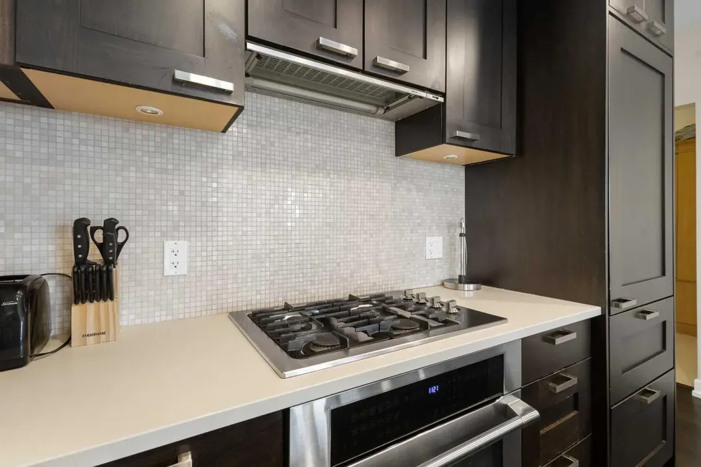 222 Riverfront Avenue SW Calgary AB T2P0X2