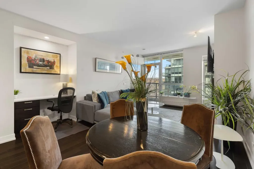 222 Riverfront Avenue SW Calgary AB T2P0X2