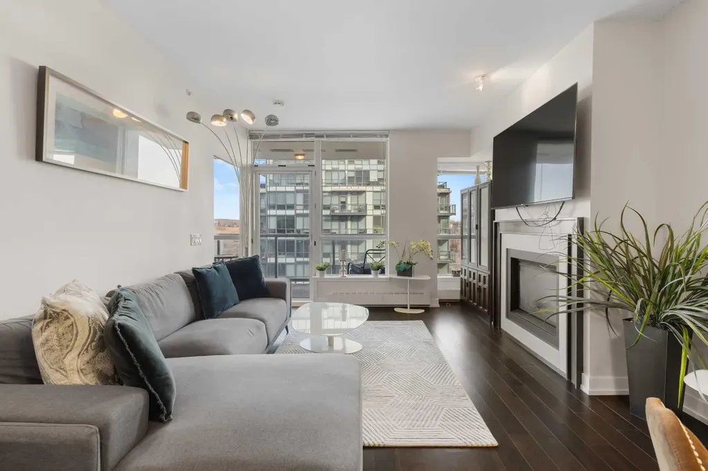 222 Riverfront Avenue SW Calgary AB T2P0X2