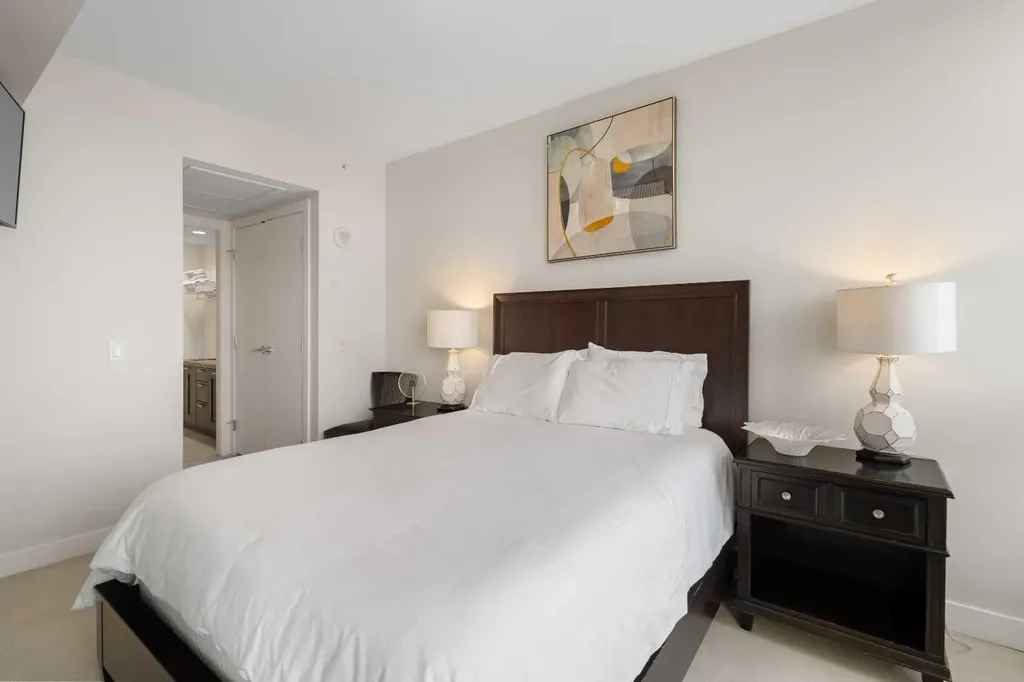 222 Riverfront Avenue SW Calgary AB T2P0X2