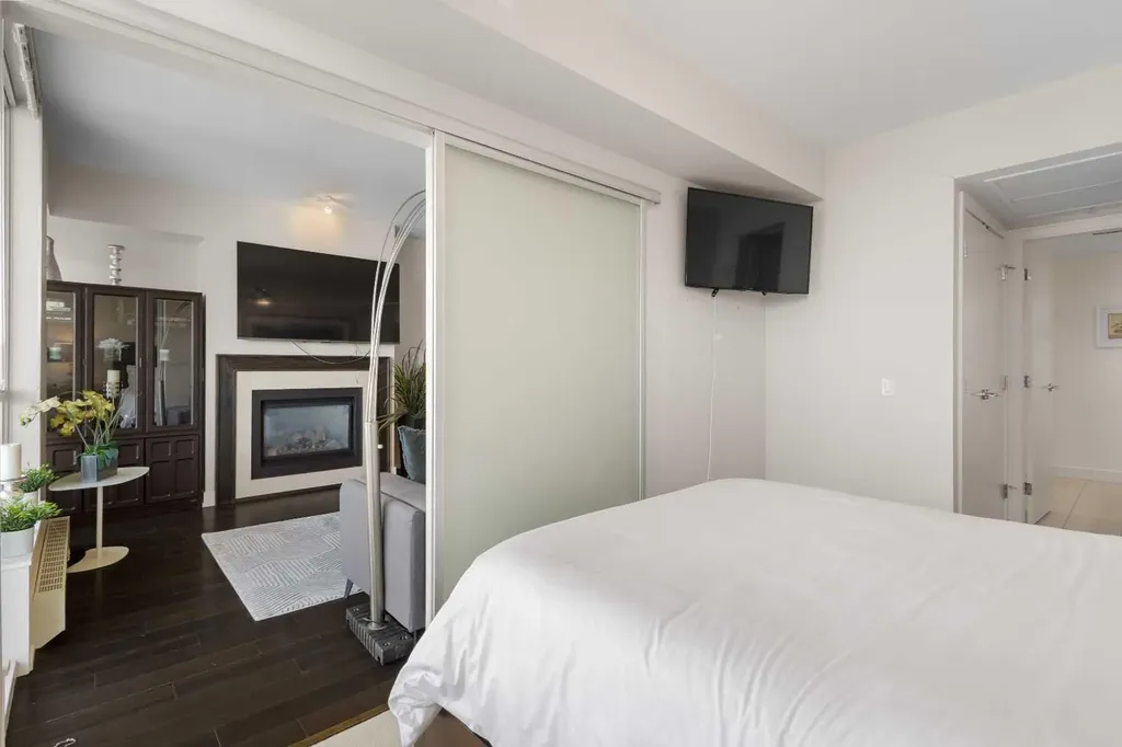 222 Riverfront Avenue SW Calgary AB T2P0X2