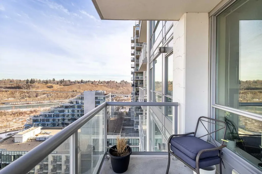 222 Riverfront Avenue SW Calgary AB T2P0X2