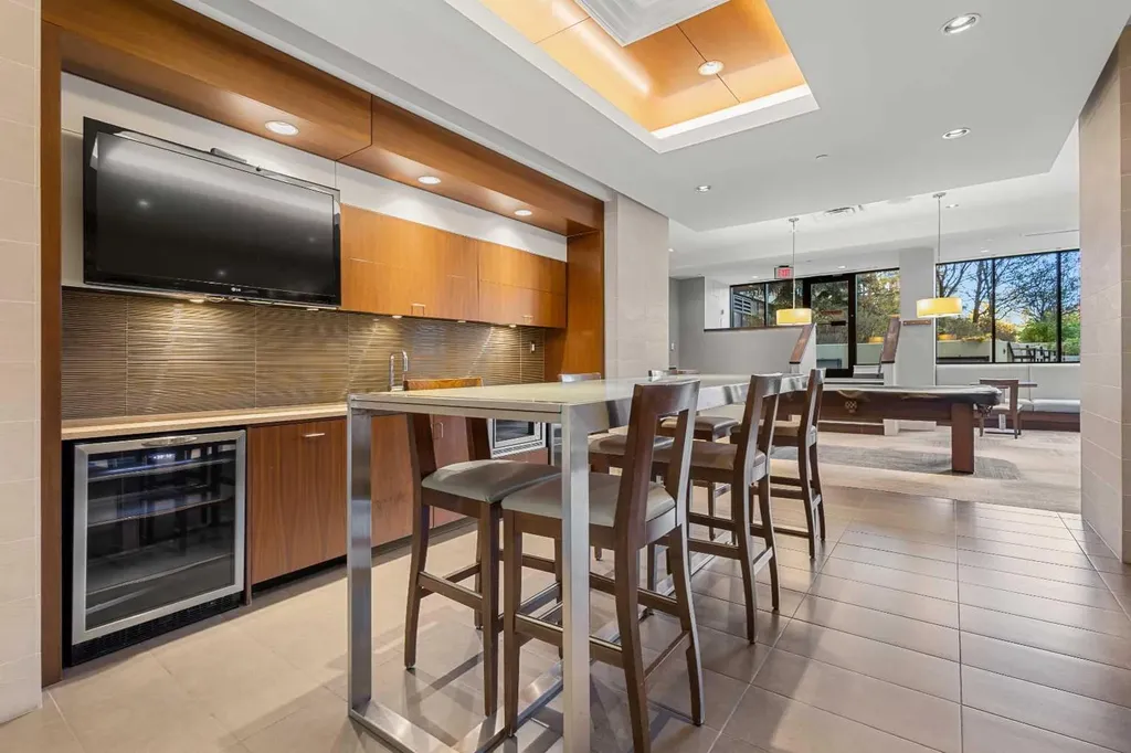 222 Riverfront Avenue SW Calgary AB T2P0X2