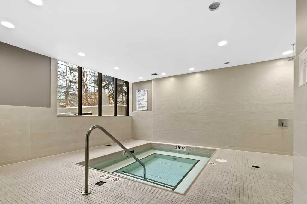 222 Riverfront Avenue SW Calgary AB T2P0X2