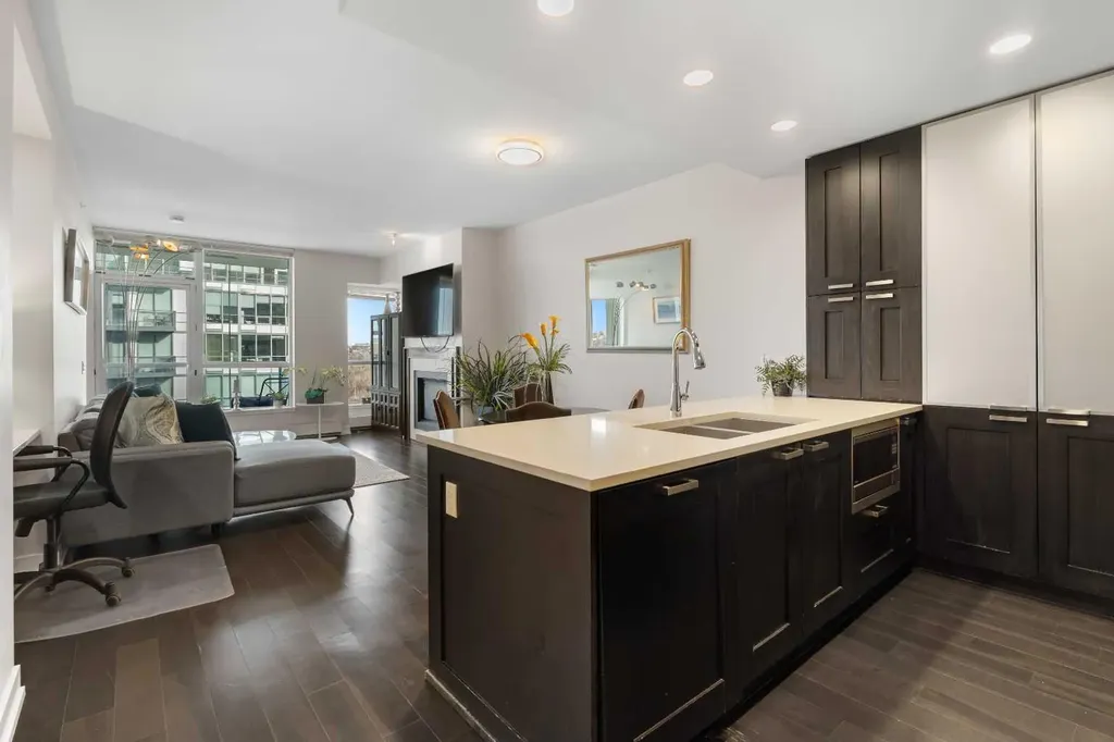 222 Riverfront Avenue SW Calgary AB T2P0X2