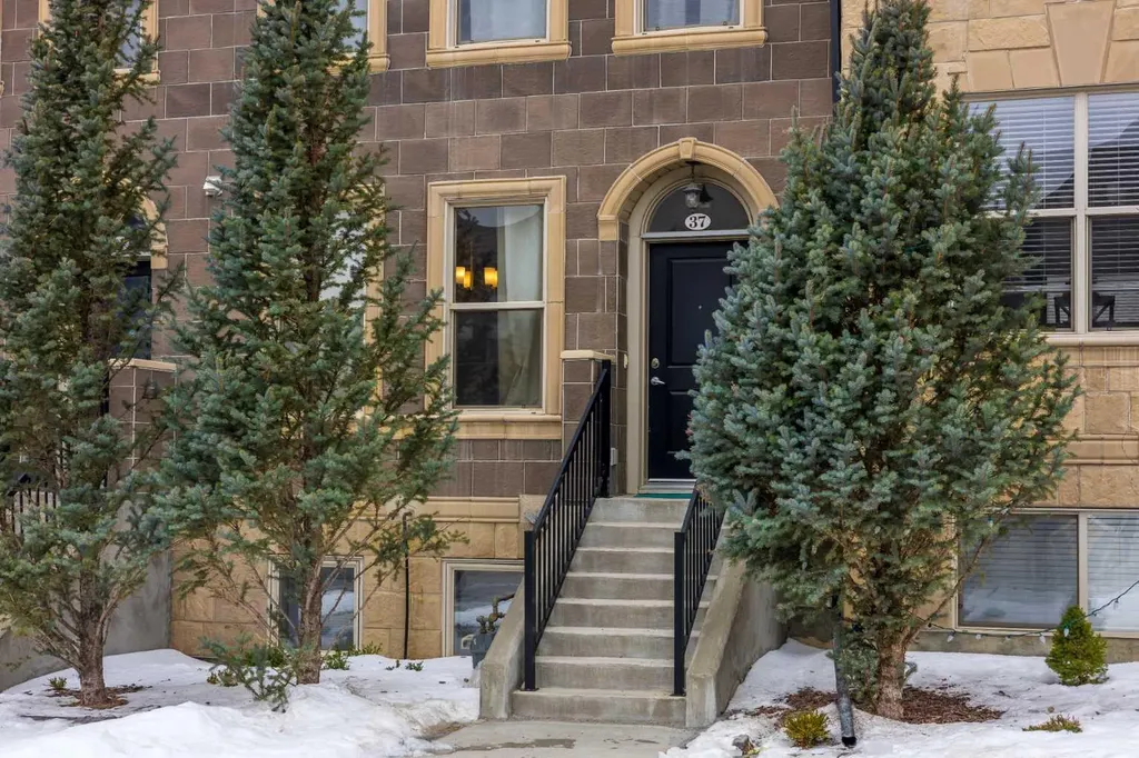 37 Sage Meadows Terrace NW Calgary AB T3P 0E9