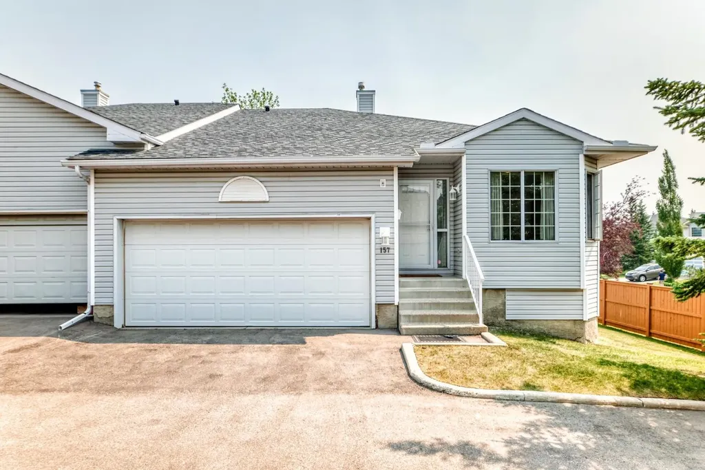157 Hawkstone Manor NW Calgary AB T3G 3X2