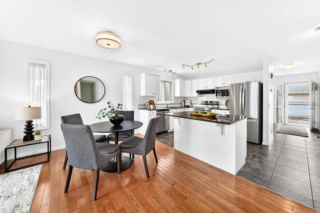 157 Hawkstone Manor NW Calgary AB T3G 3X2