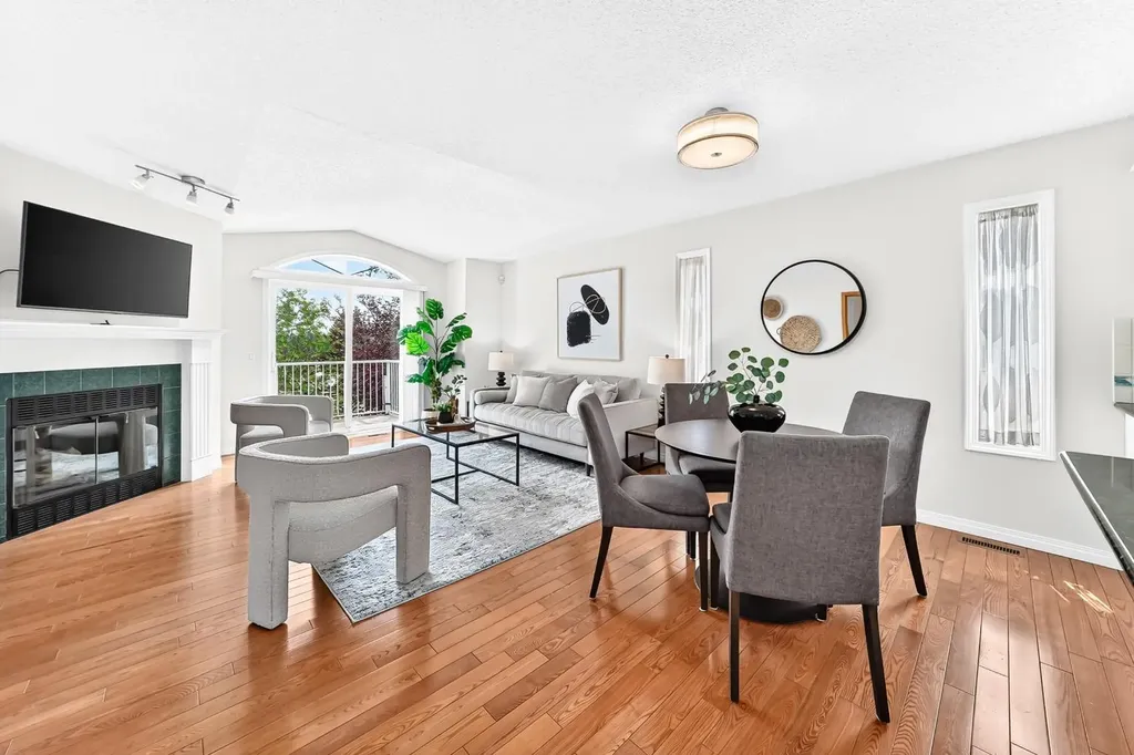 157 Hawkstone Manor NW Calgary AB T3G 3X2