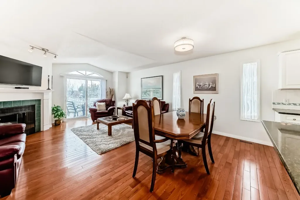 157 Hawkstone Manor NW Calgary AB T3G 3X2