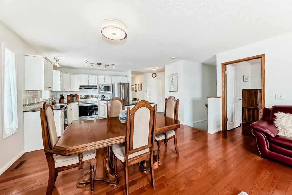157 Hawkstone Manor NW Calgary AB T3G 3X2