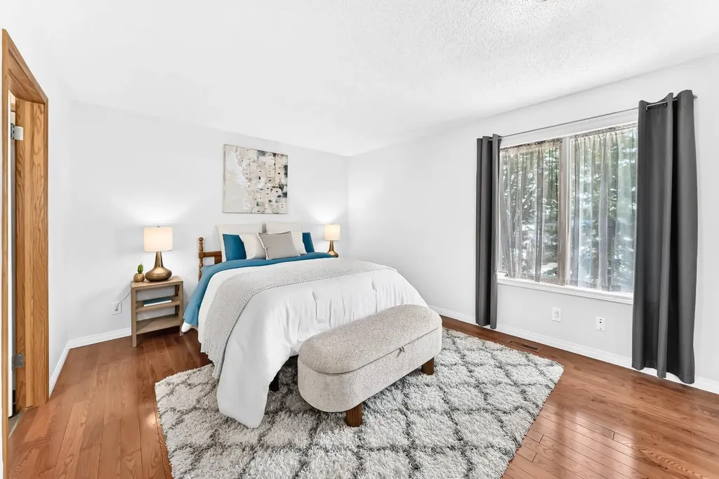 157 Hawkstone Manor NW Calgary AB T3G 3X2