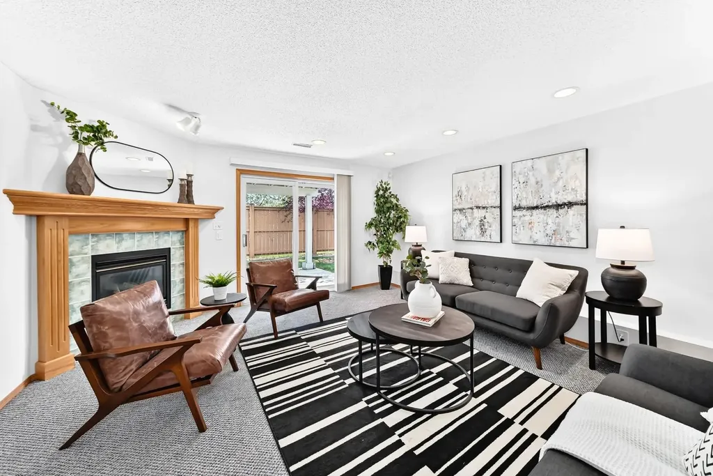157 Hawkstone Manor NW Calgary AB T3G 3X2