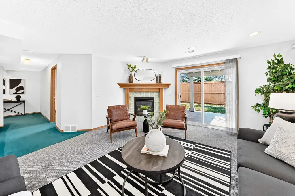 157 Hawkstone Manor NW Calgary AB T3G 3X2
