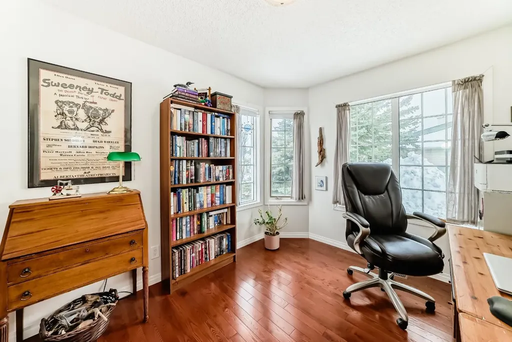 157 Hawkstone Manor NW Calgary AB T3G 3X2