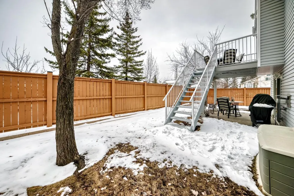 157 Hawkstone Manor NW Calgary AB T3G 3X2