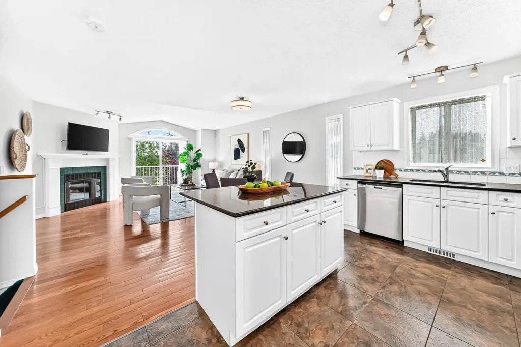 157 Hawkstone Manor NW Calgary AB T3G 3X2