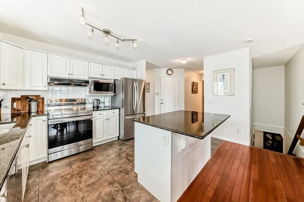 157 Hawkstone Manor NW Calgary AB T3G 3X2