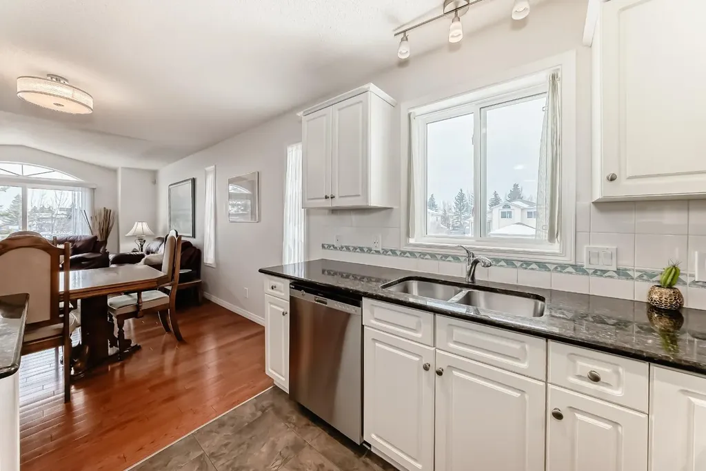 157 Hawkstone Manor NW Calgary AB T3G 3X2