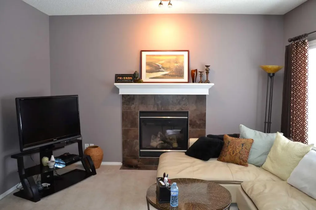 209 Lakeview Inlet Chestermere AB T1X 1P4