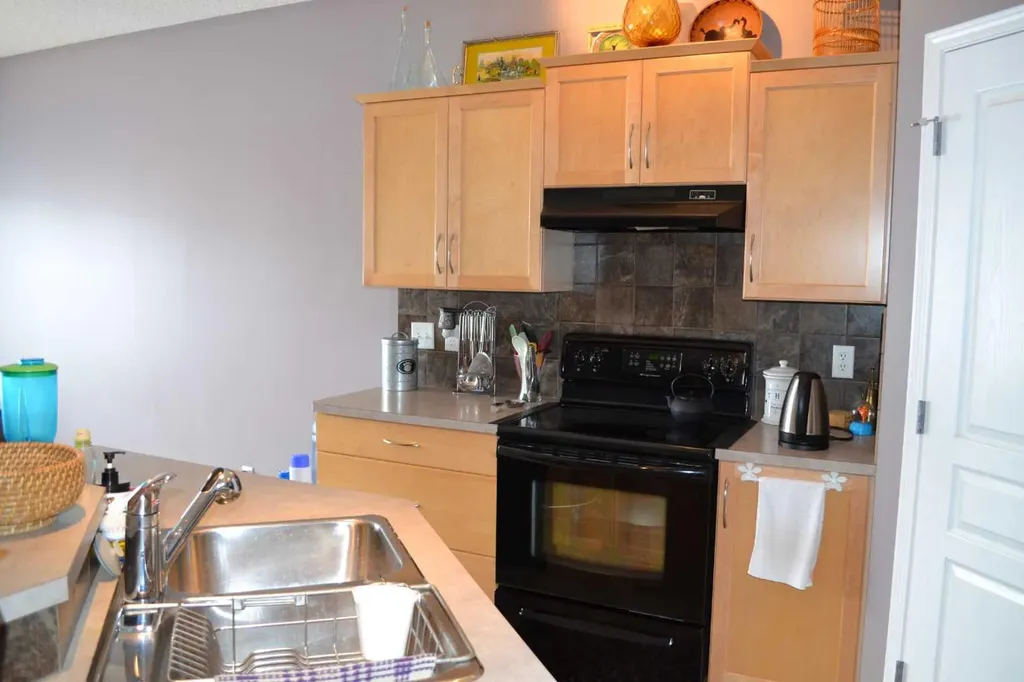 209 Lakeview Inlet Chestermere AB T1X 1P4