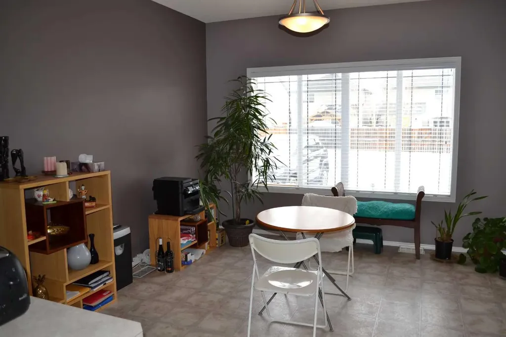 209 Lakeview Inlet Chestermere AB T1X 1P4