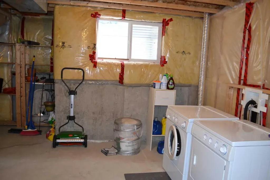 209 Lakeview Inlet Chestermere AB T1X 1P4