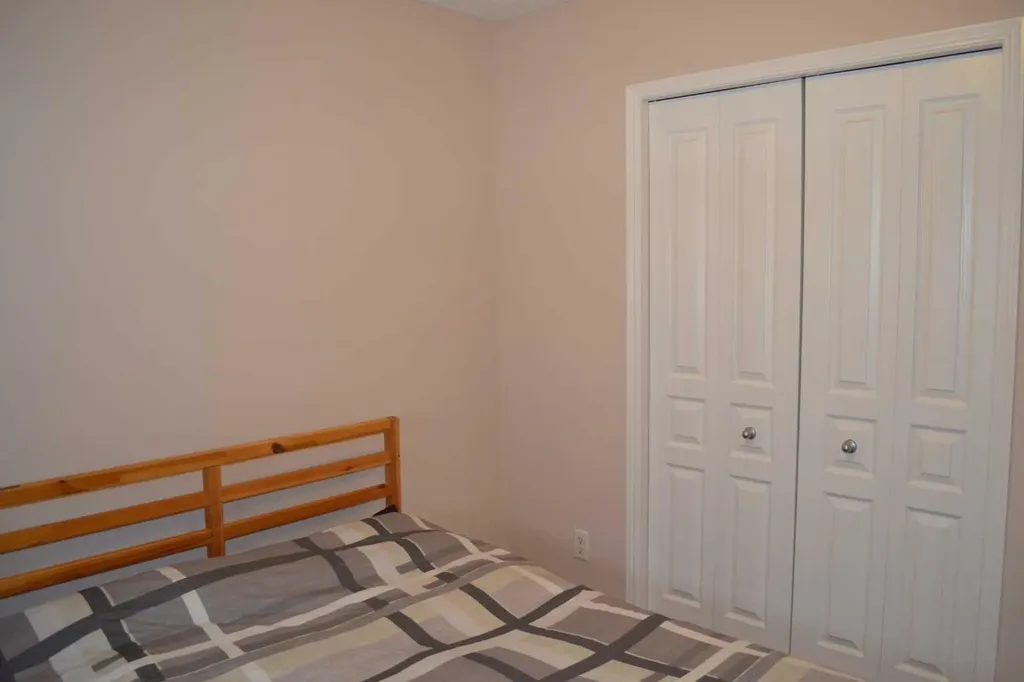 209 Lakeview Inlet Chestermere AB T1X 1P4