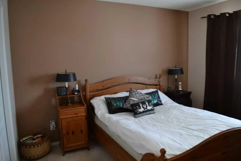 209 Lakeview Inlet Chestermere AB T1X 1P4
