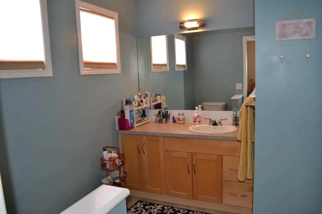 209 Lakeview Inlet Chestermere AB T1X 1P4