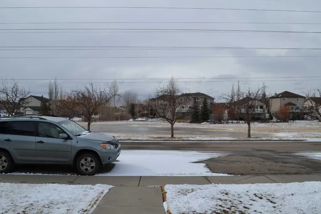 209 Lakeview Inlet Chestermere AB T1X 1P4
